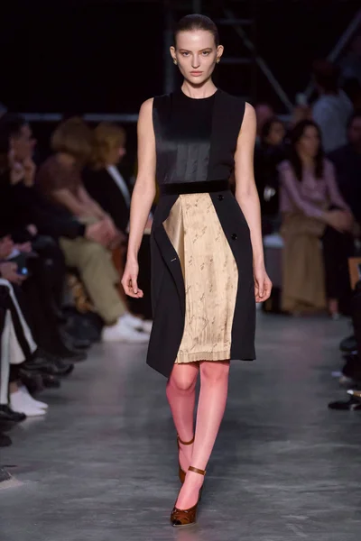Look 45